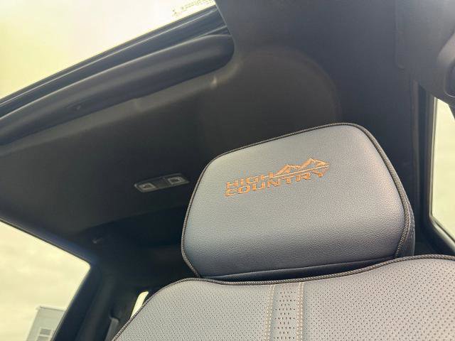 Used 2022 Chevrolet Silverado 1500 High Country w/ High Country Premium Package image 28