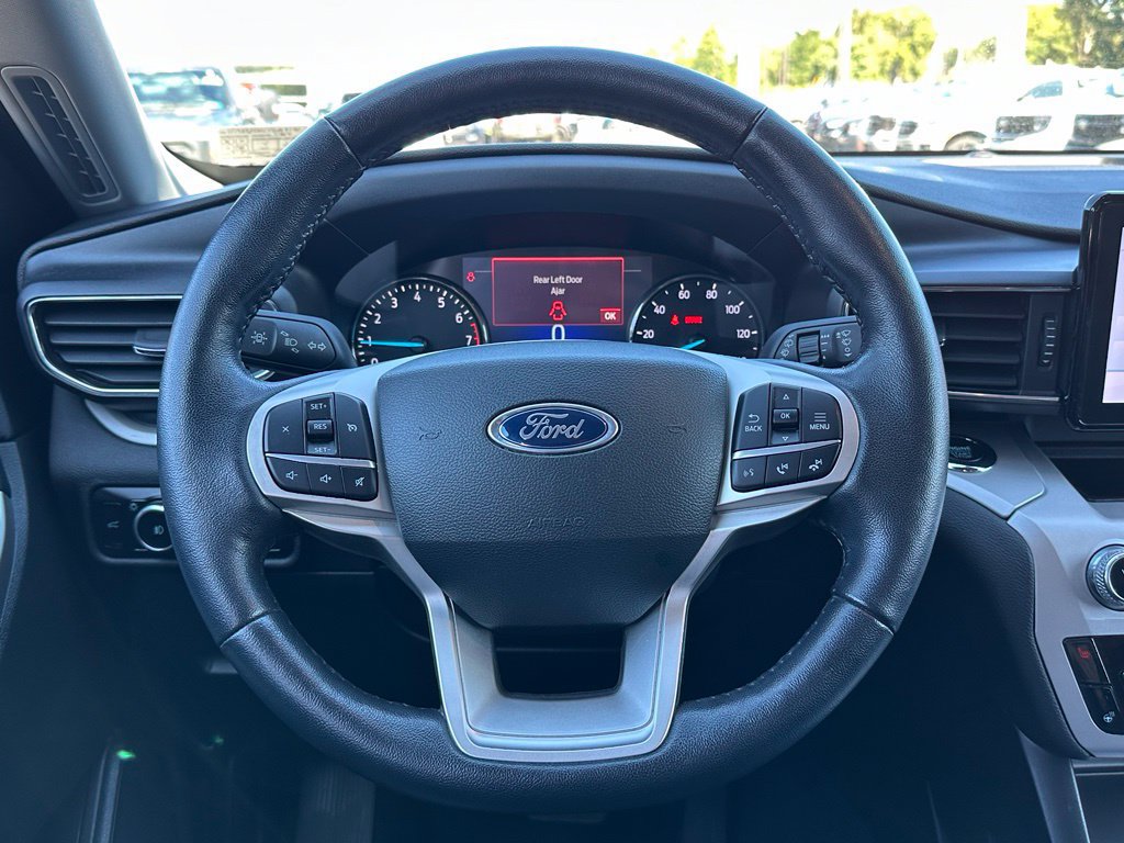 Certified 2023 Ford Explorer XLT w/ Equipment Group 202A AWD/4WD image 8