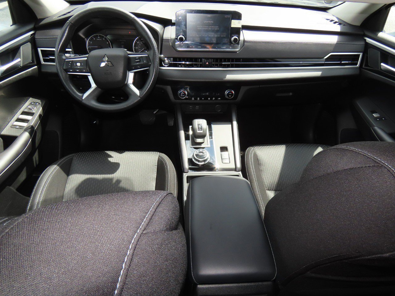 Used 2024 Mitsubishi Outlander ES image 23