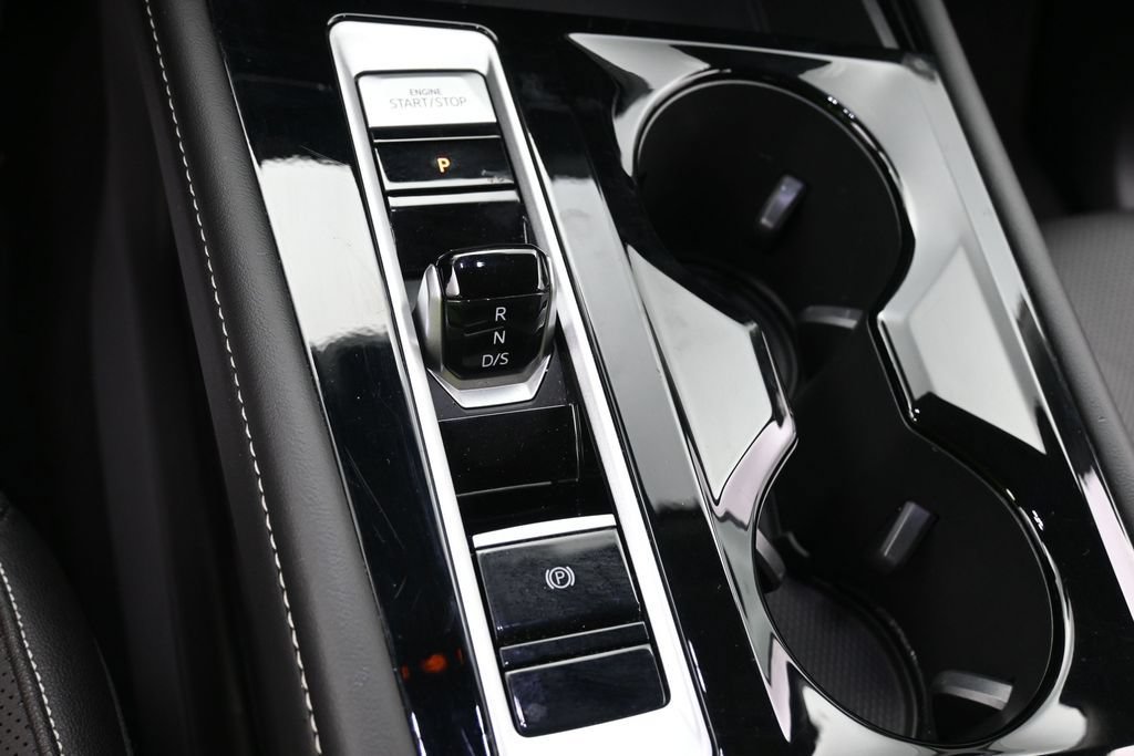 Used 2026 Volkswagen Atlas SE FWD image 12