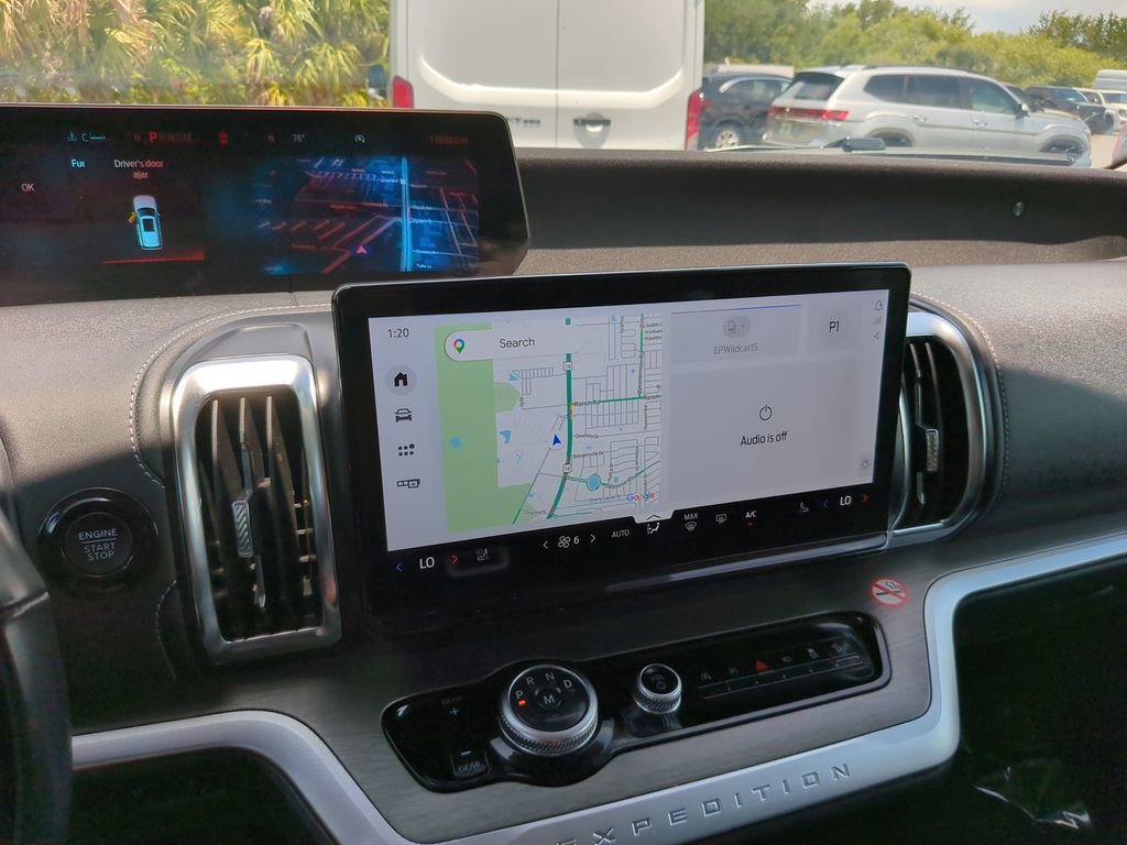 Certified 2025 Ford Expedition Platinum AWD/4WD image 29