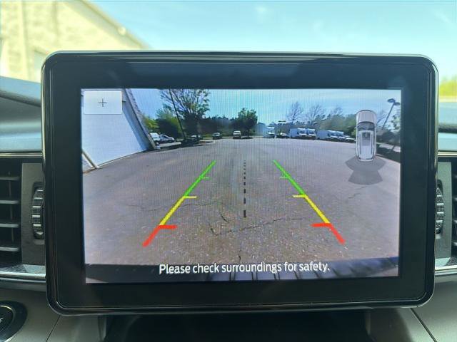 Certified 2022 Ford Explorer XLT w/ Equipment Group 202A image 19