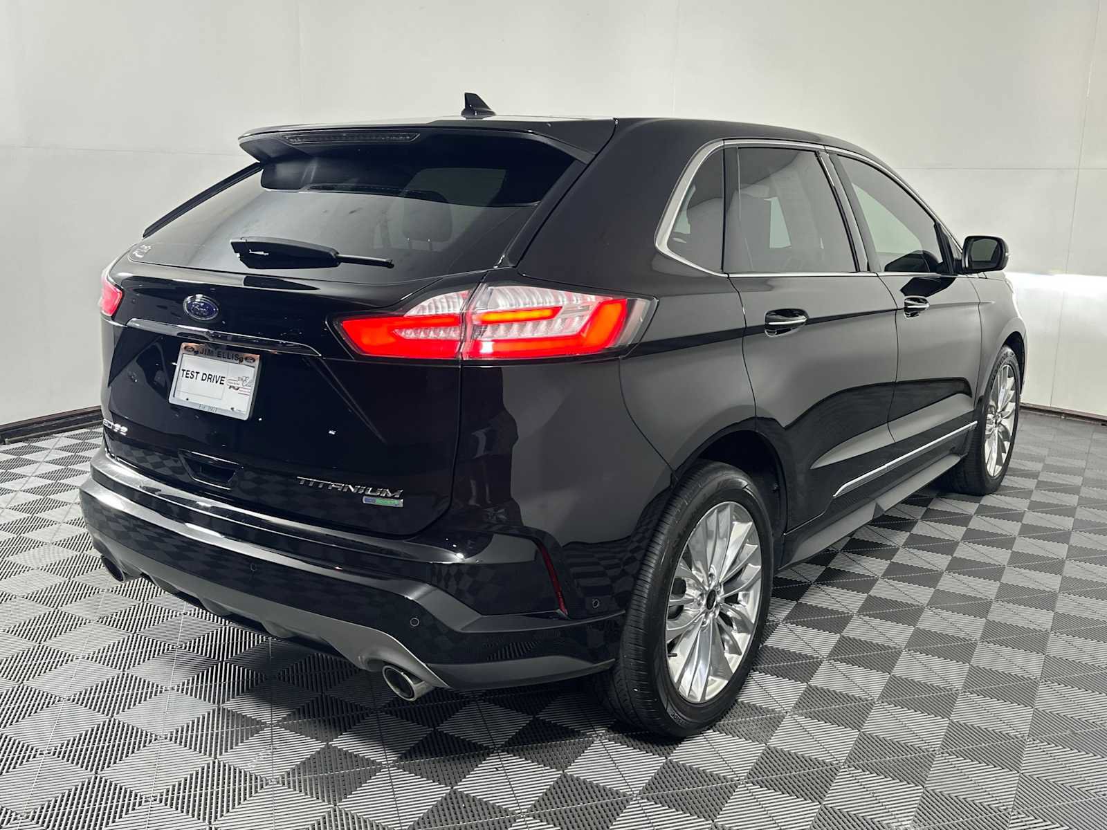 Certified 2020 Ford Edge Titanium w/ Equipment Group 301A FWD image 7