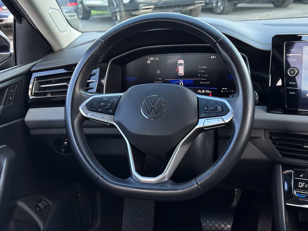Used 2025 Volkswagen Jetta SE FWD image 6