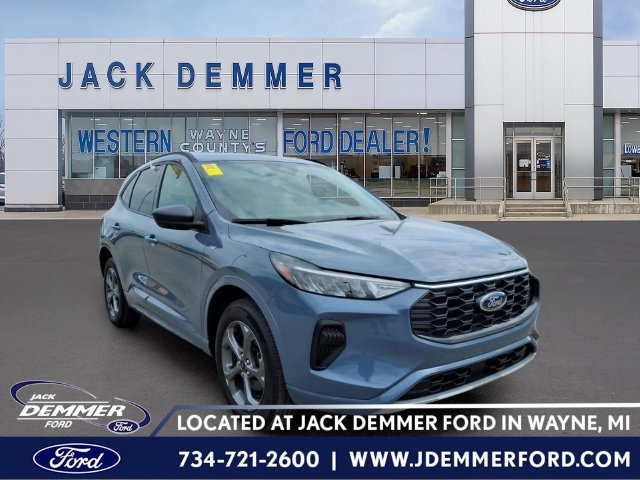 Certified 2024 Ford Escape ST-Line w/ Tech Pack #1 AWD/4WD image 1