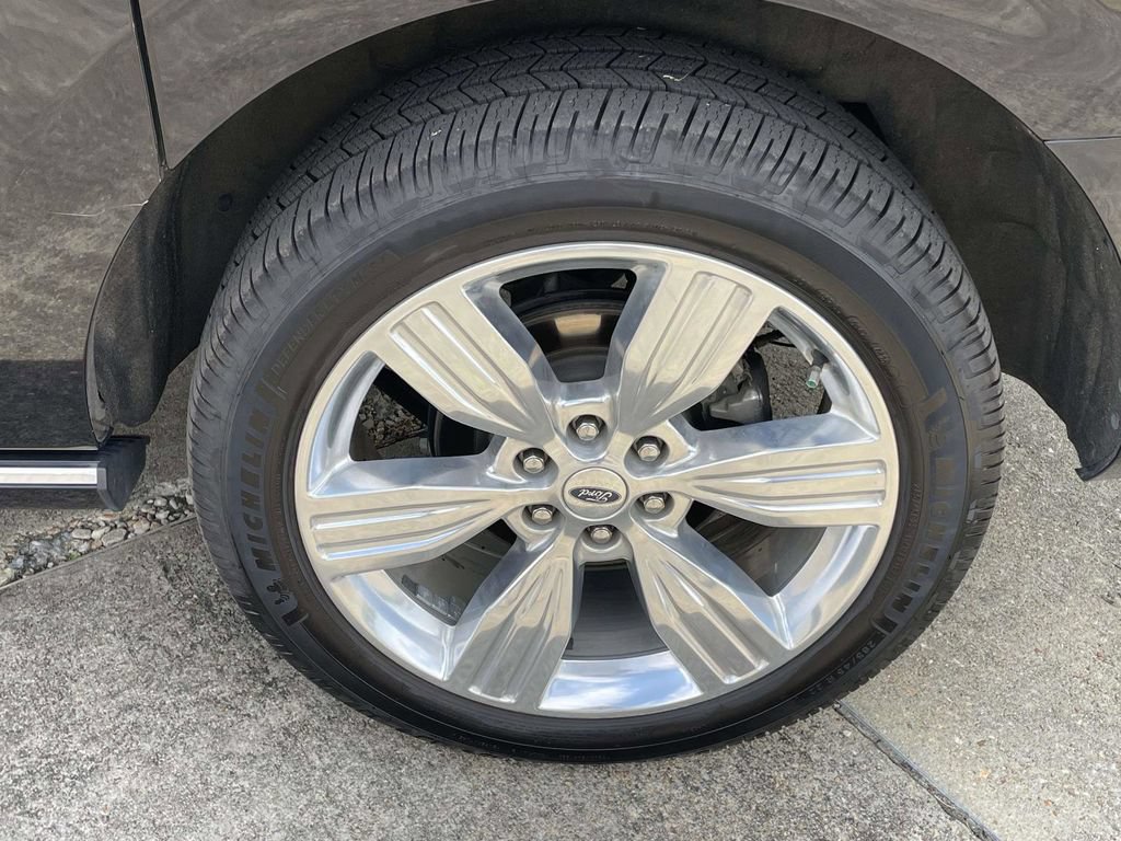 Certified 2023 Ford Expedition Max Platinum AWD/4WD image 9