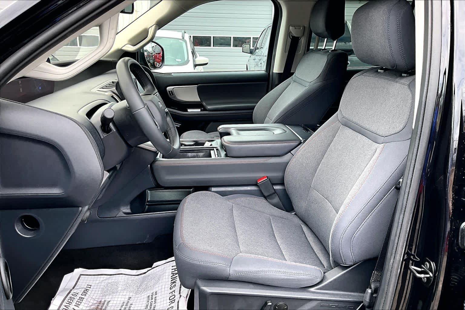 Certified 2025 Ford Expedition Active AWD/4WD image 10