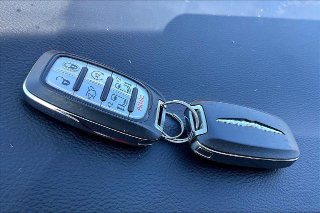 Used 2022 Chrysler Voyager LX image 15