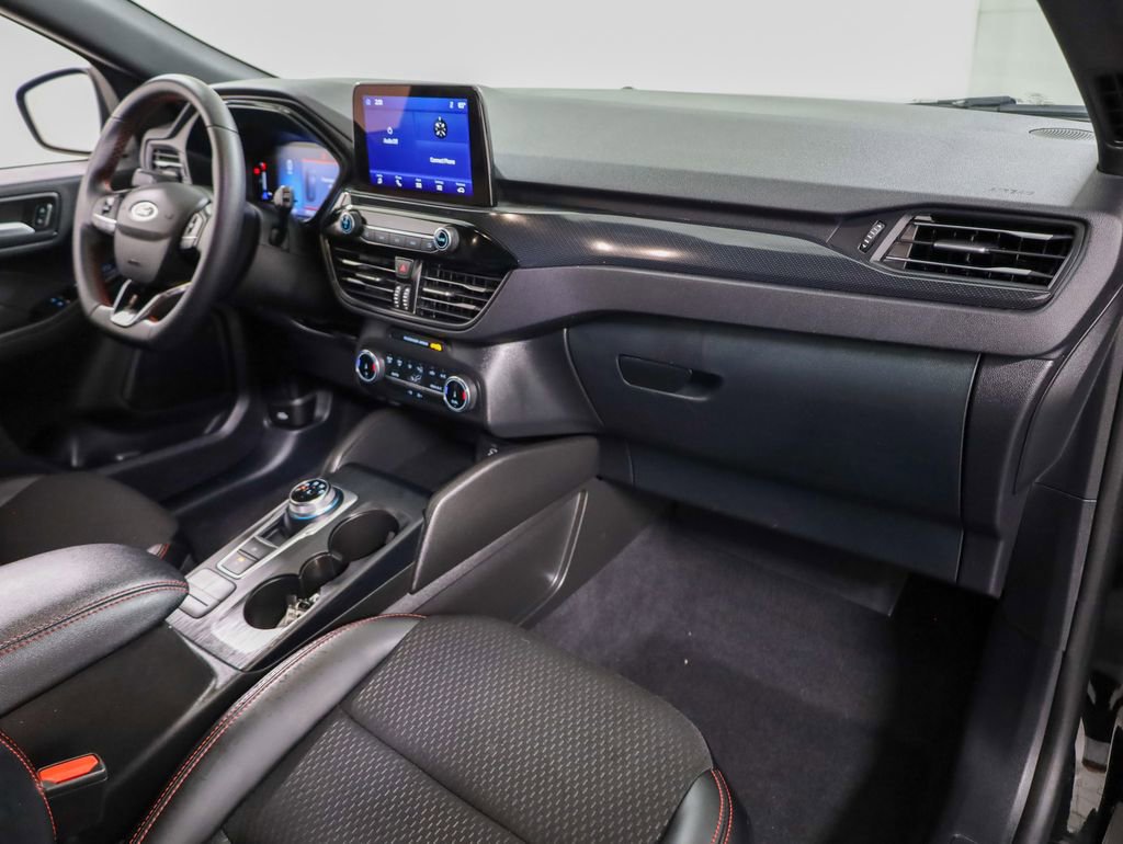 Certified 2025 Ford Escape ST-Line image 30