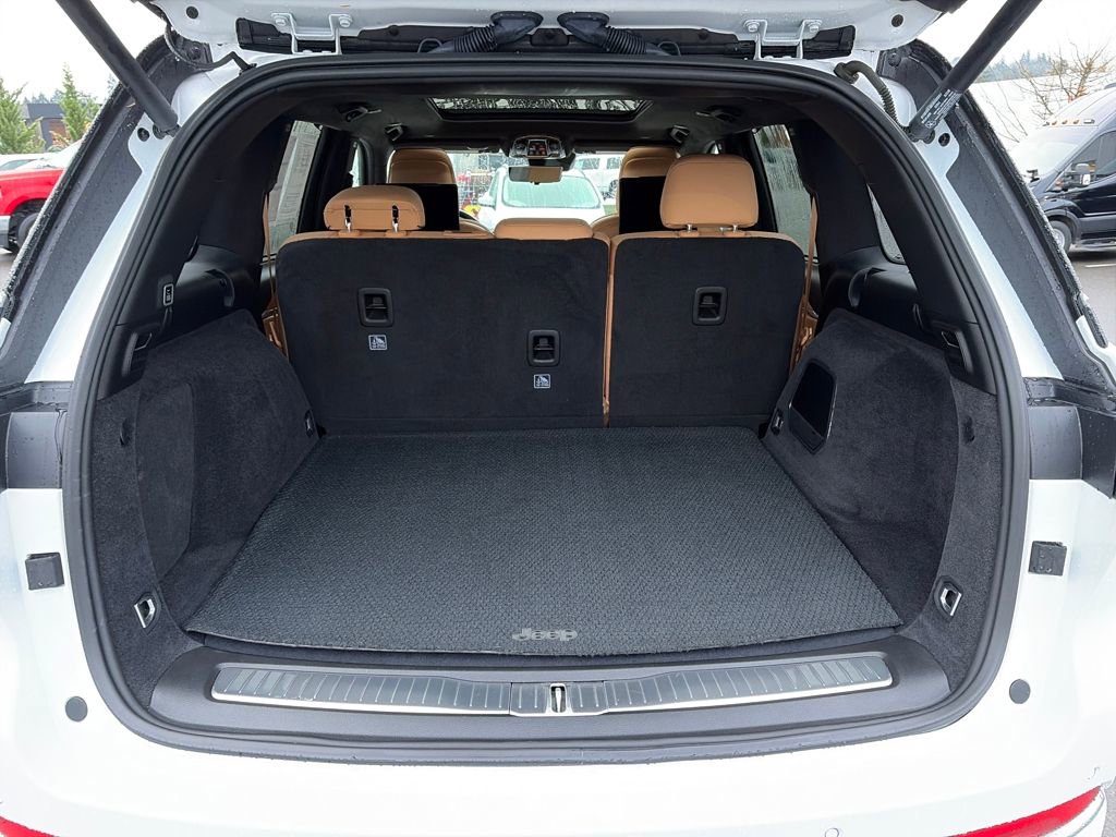 Used 2023 Jeep Grand Cherokee Summit image 35