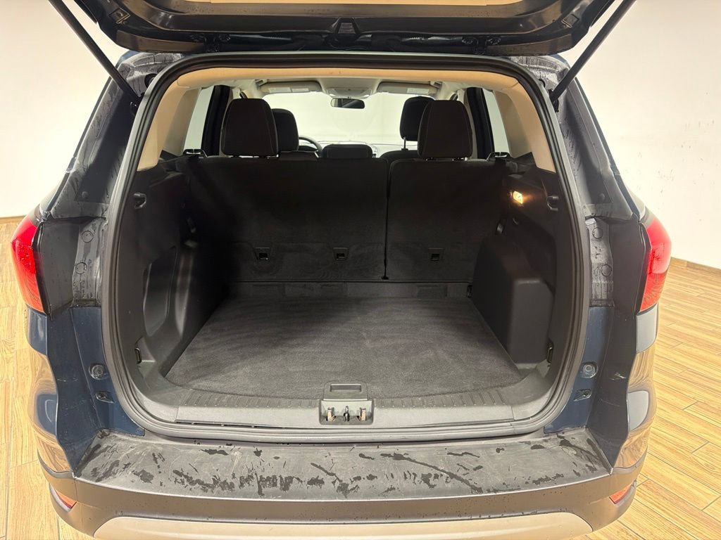 Certified 2019 Ford Escape SE AWD/4WD image 29