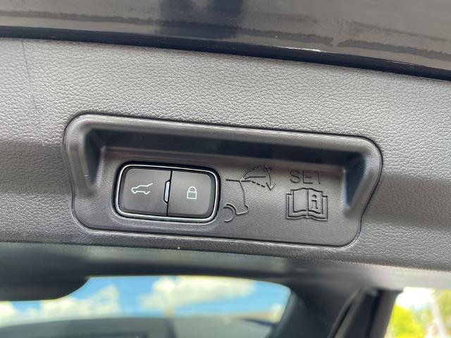 Certified 2022 Ford Explorer Limited w/ Hybrid Equipment Group 310A image 20