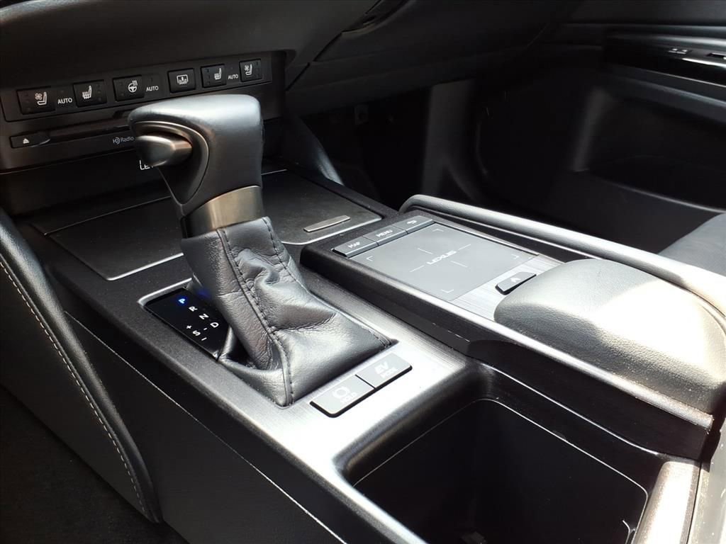 Used 2022 Lexus ES 300h Ultra Luxury w/ Accessory Package 2 image 23