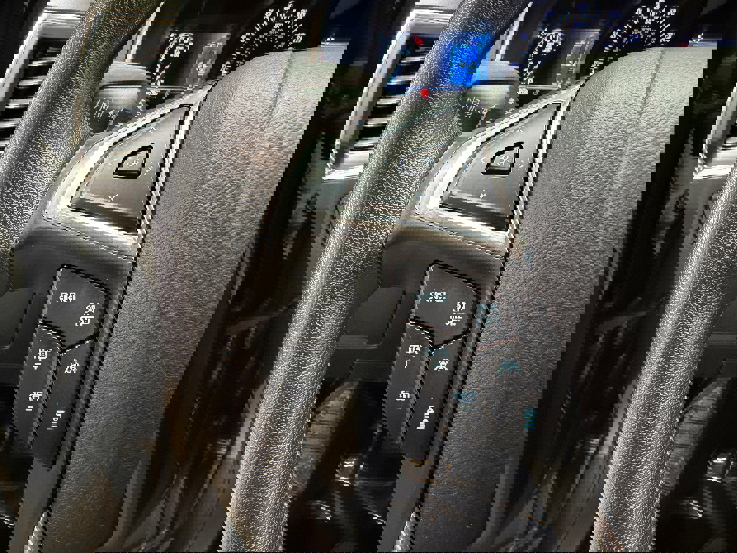 Certified 2019 Ford Edge Titanium w/ Cold Weather Package AWD/4WD image 16