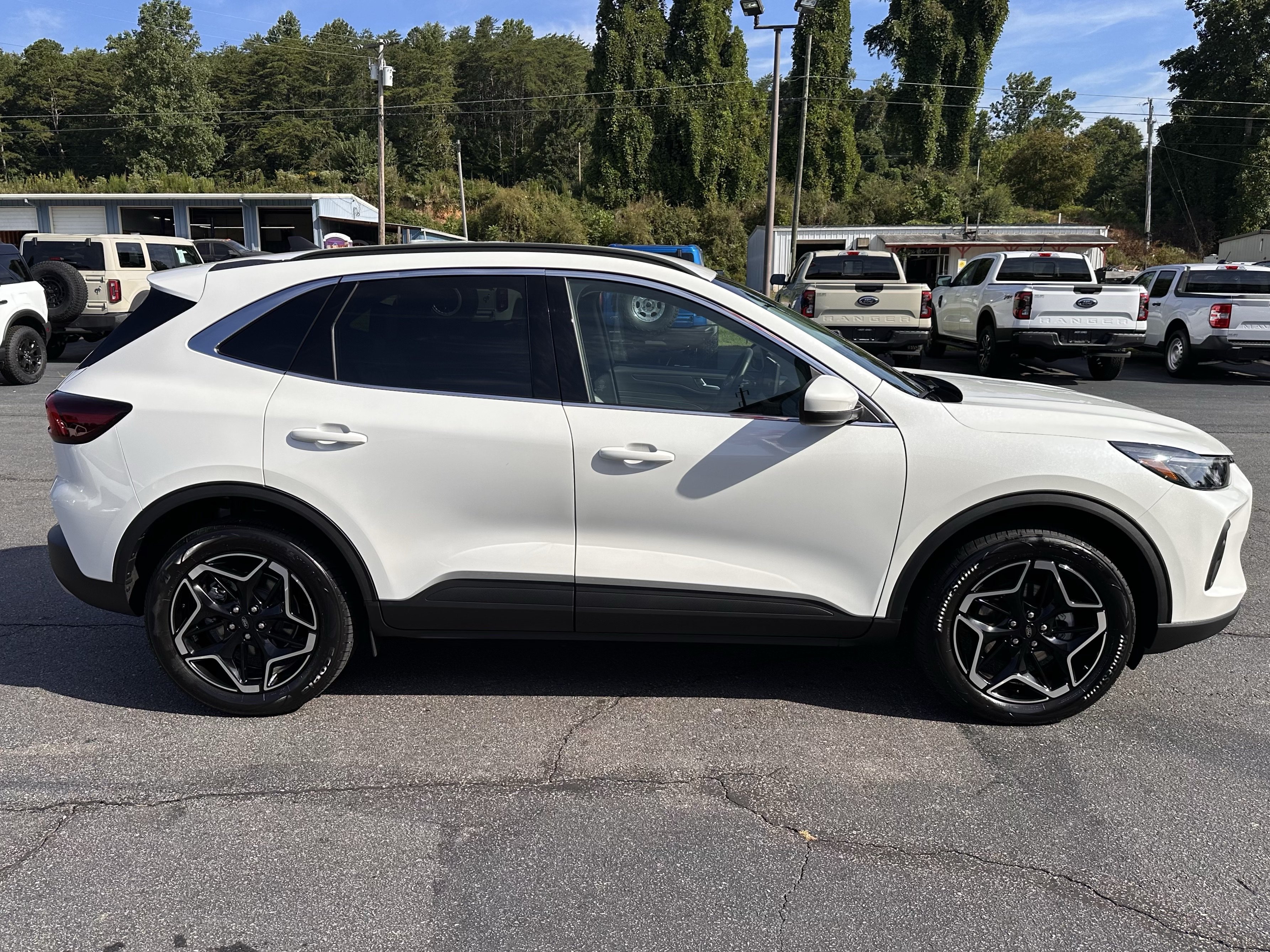 Certified 2026 Ford Escape Platinum w/ Equipment Group 601A AWD/4WD image 5