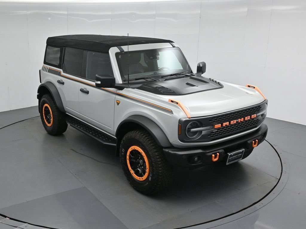 Certified 2023 Ford Bronco Badlands w/ Sasquatch Package AWD/4WD image 38