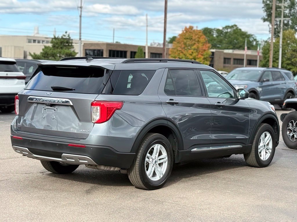 Certified 2024 Ford Explorer XLT w/ Equipment Group 202A AWD/4WD image 32