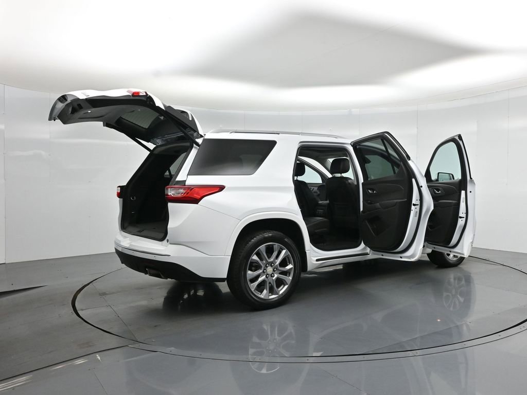 Used 2018 Chevrolet Traverse Premier w/ Driver Confidence II Package FWD image 6