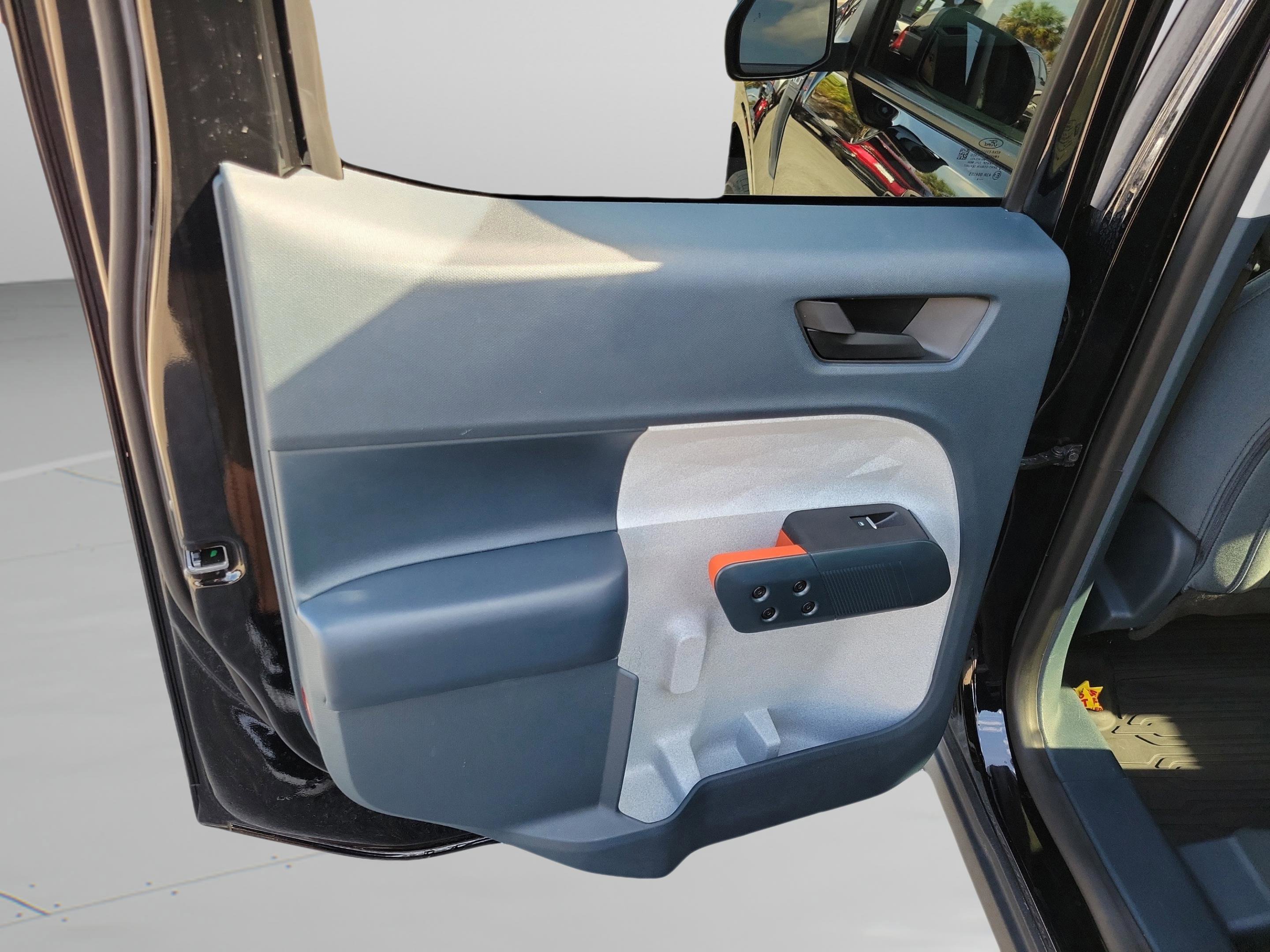 Certified 2024 Ford Maverick XLT w/ XLT Luxury Package image 28