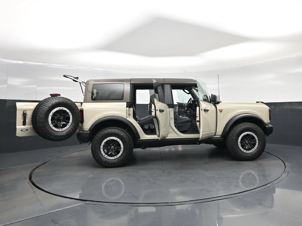 Certified 2026 Ford Bronco Badlands AWD/4WD image 5