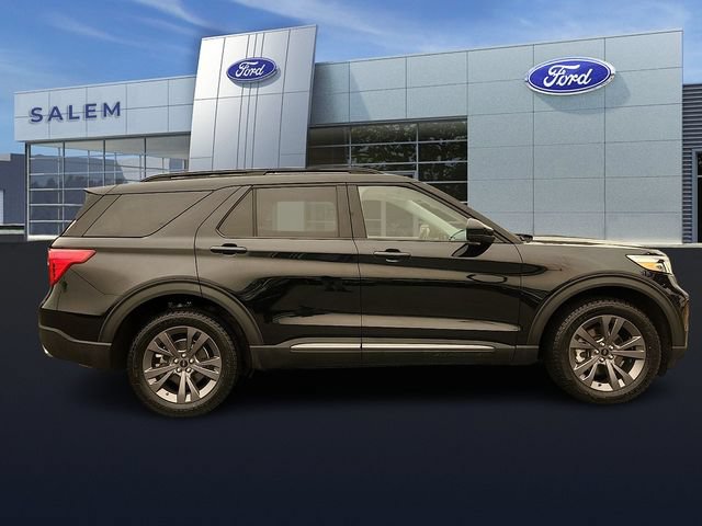 Certified 2023 Ford Explorer XLT w/ Equipment Group 202A AWD/4WD image 2