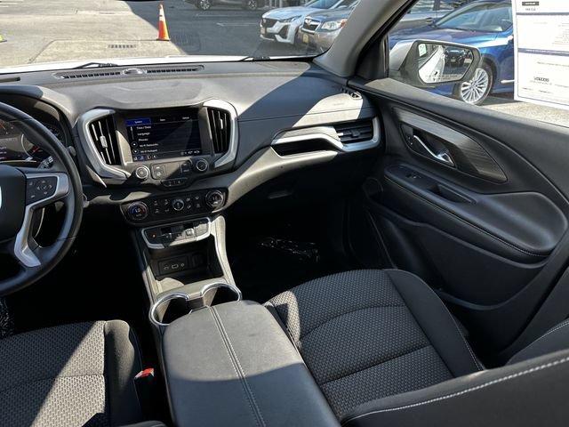 Used 2022 GMC Terrain SLE w/ Driver Convenience Package AWD/4WD image 17