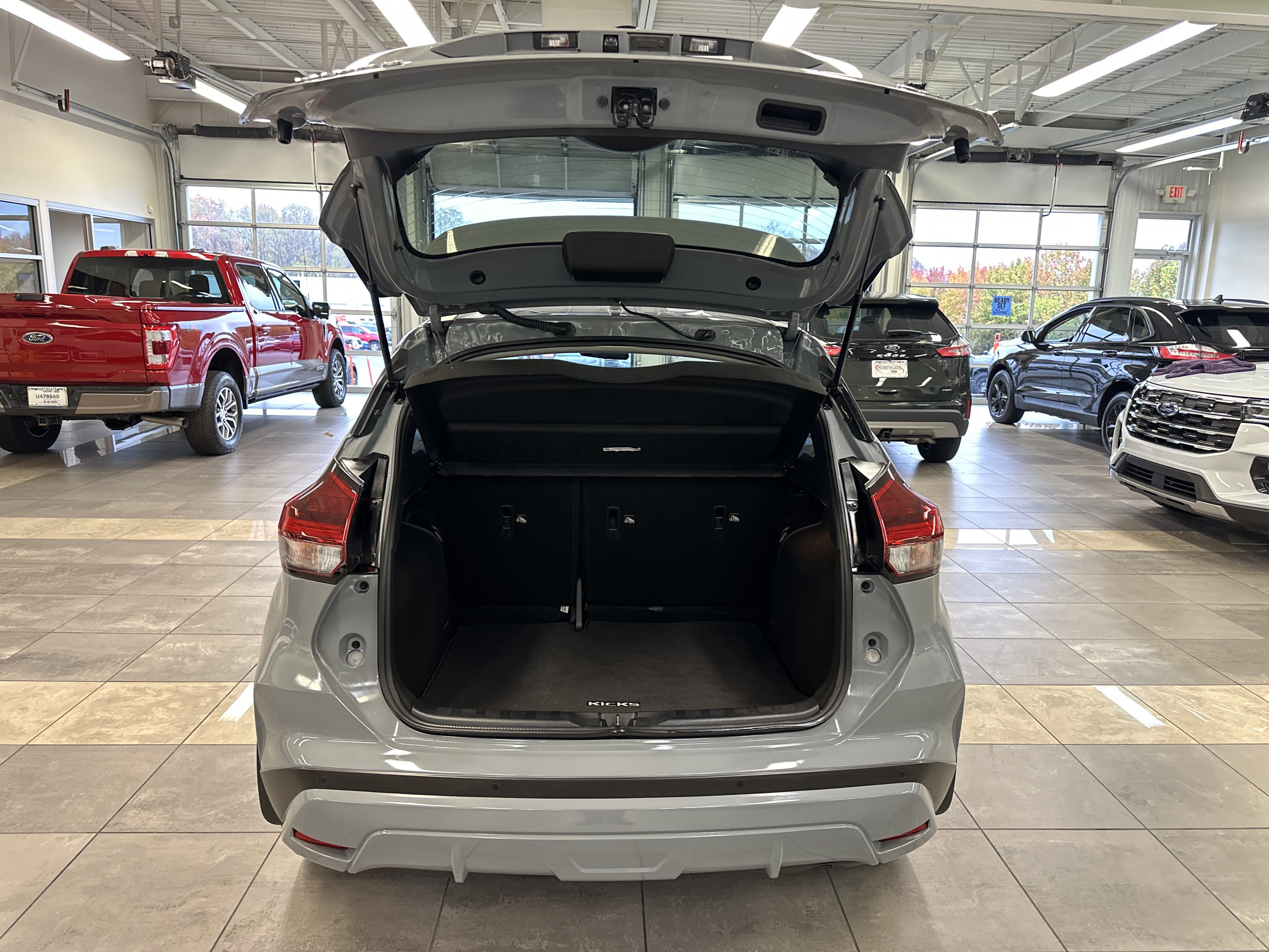 Used 2024 Nissan Kicks SR w/ SR Premium Package image 24