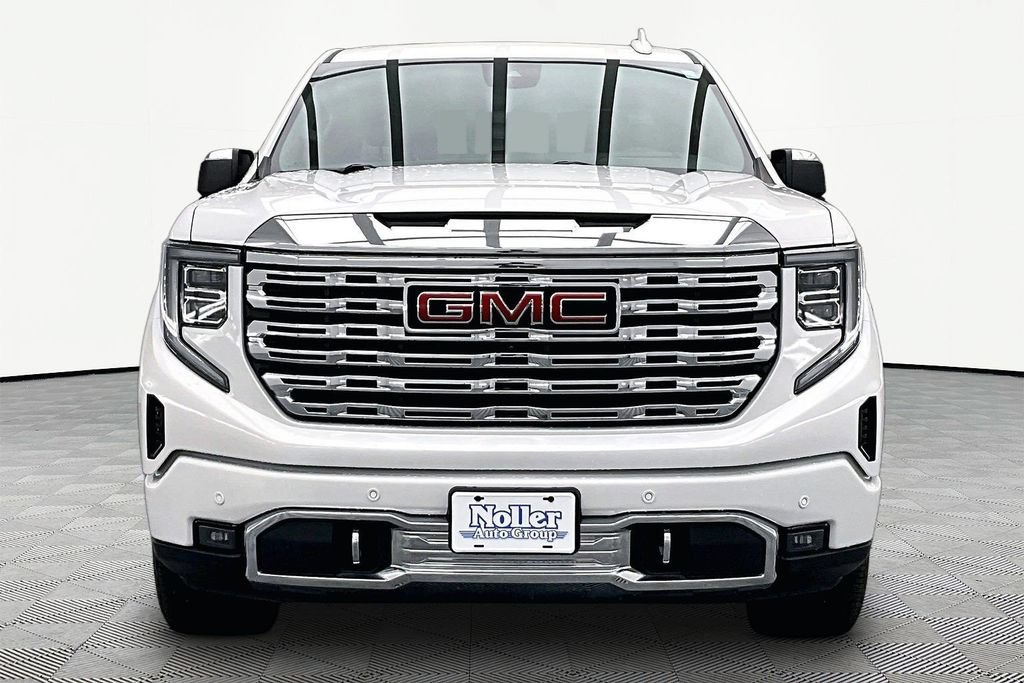 Used 2024 GMC Sierra 1500 Denali w/ Denali Reserve Package AWD/4WD image 3