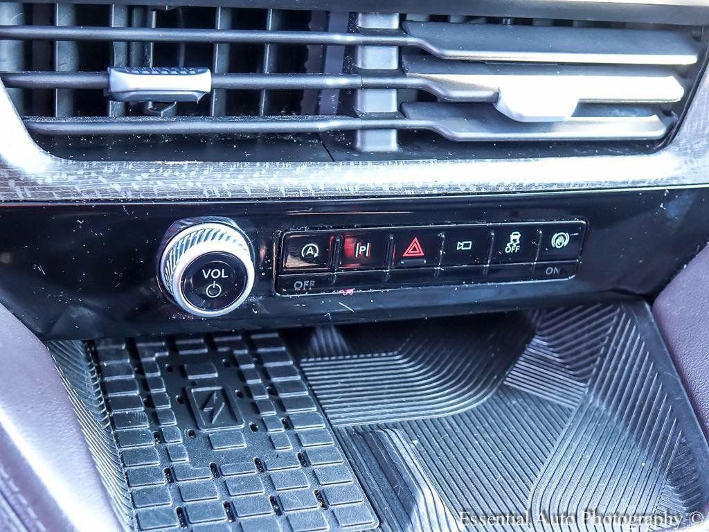 Certified 2025 Ford Explorer Platinum w/ LUX Leather Package image 21