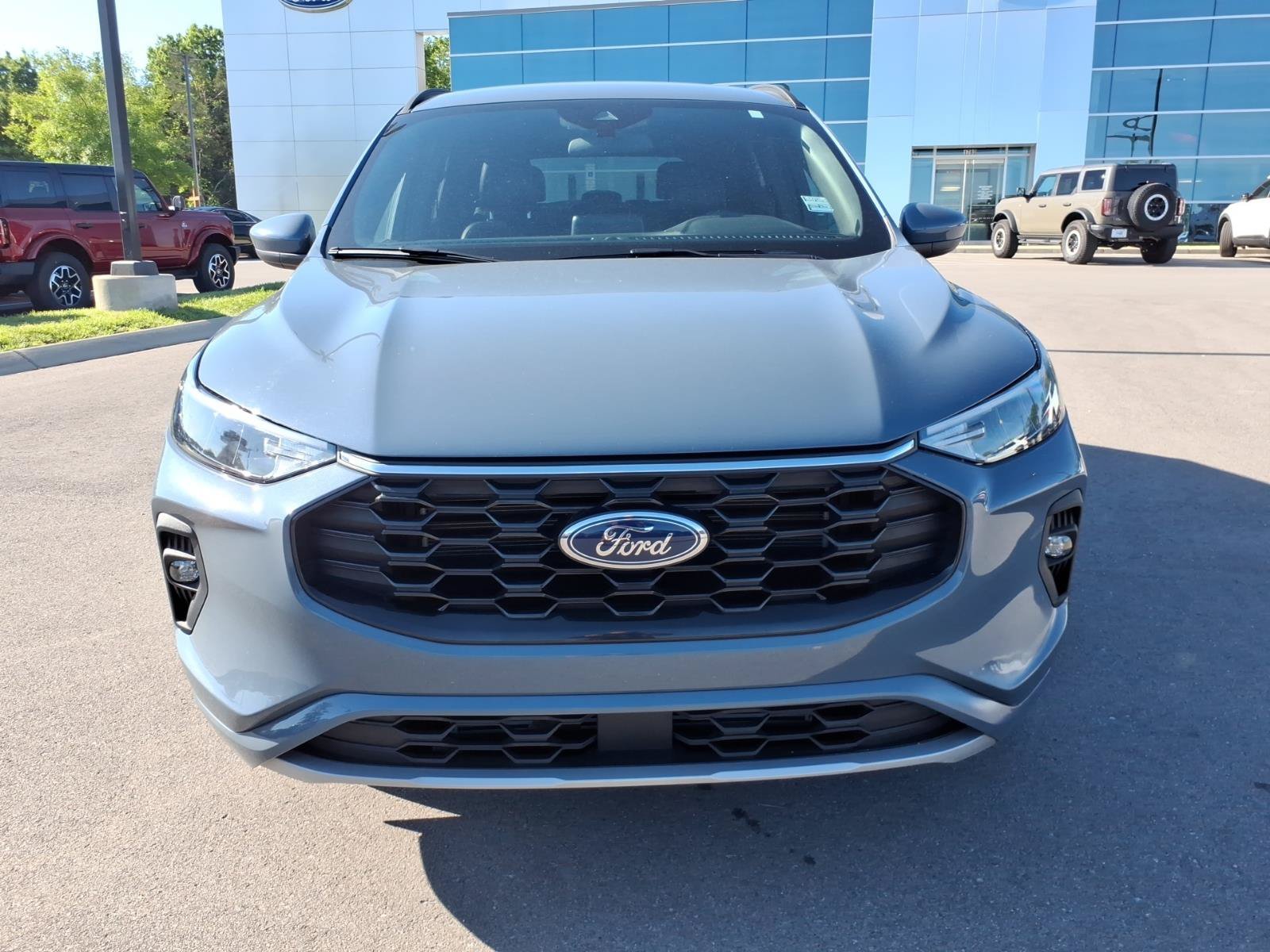 Certified 2023 Ford Escape ST-Line Select AWD/4WD image 8