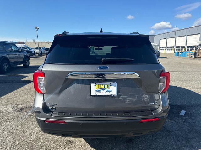 Certified 2023 Ford Explorer XLT image 3