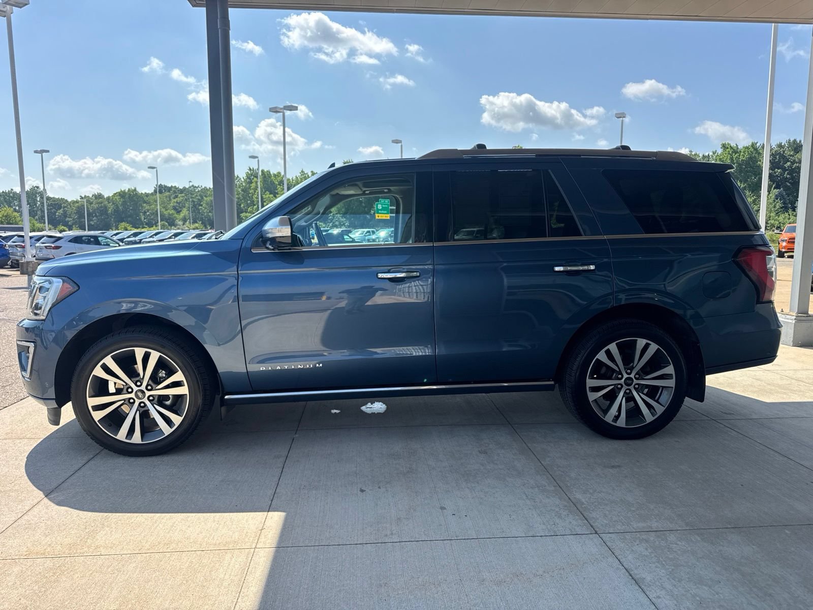 Certified 2020 Ford Expedition Platinum AWD/4WD image 4
