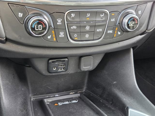 Used 2023 Chevrolet Traverse Premier image 24