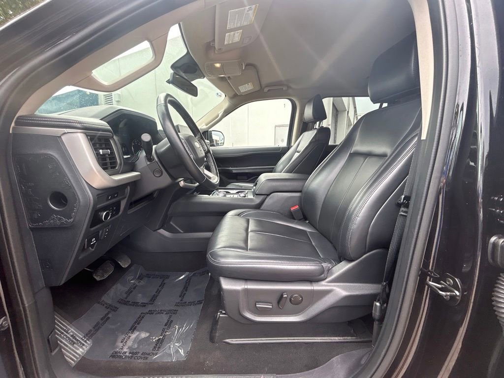 Certified 2024 Ford Expedition XLT image 11
