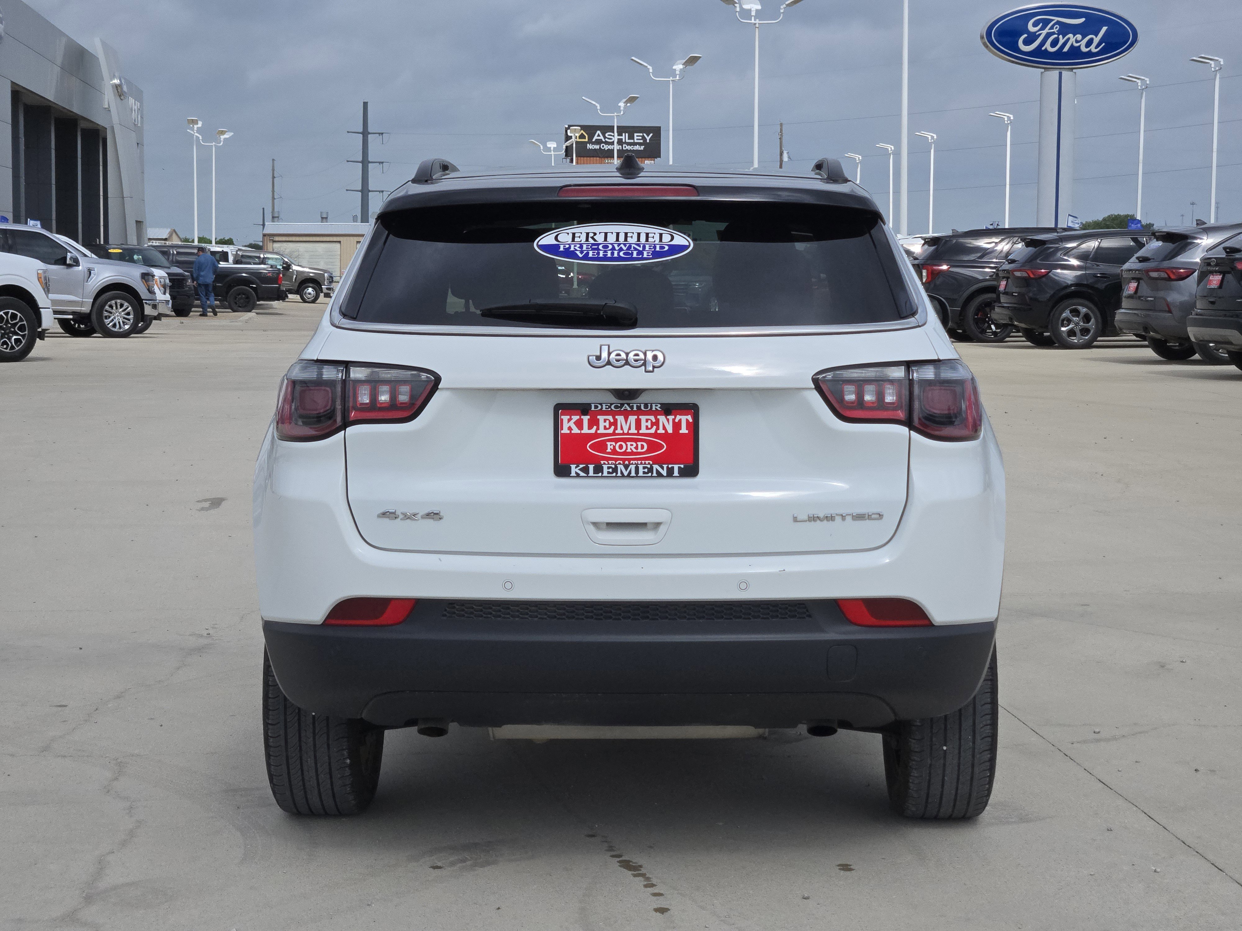 Used 2025 Jeep Compass Limited AWD/4WD image 4