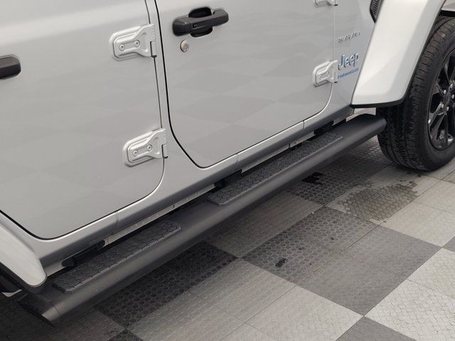 Used 2024 Jeep Wrangler Unlimited Sahara AWD/4WD image 14