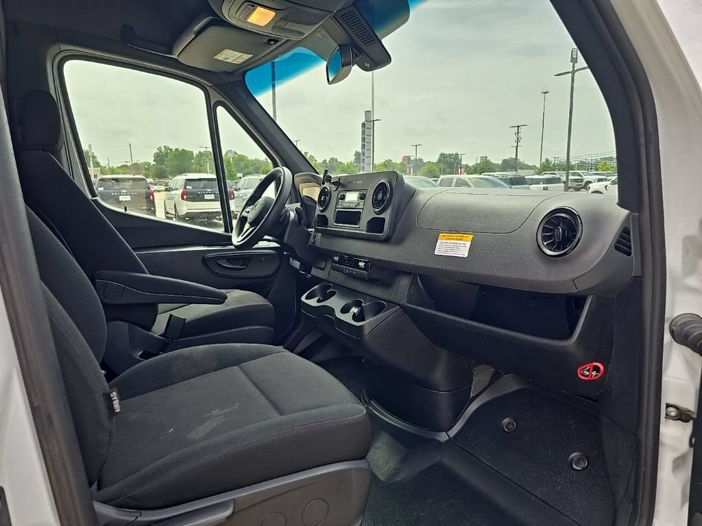Used 2024 Mercedes-Benz Sprinter 2500 image 19