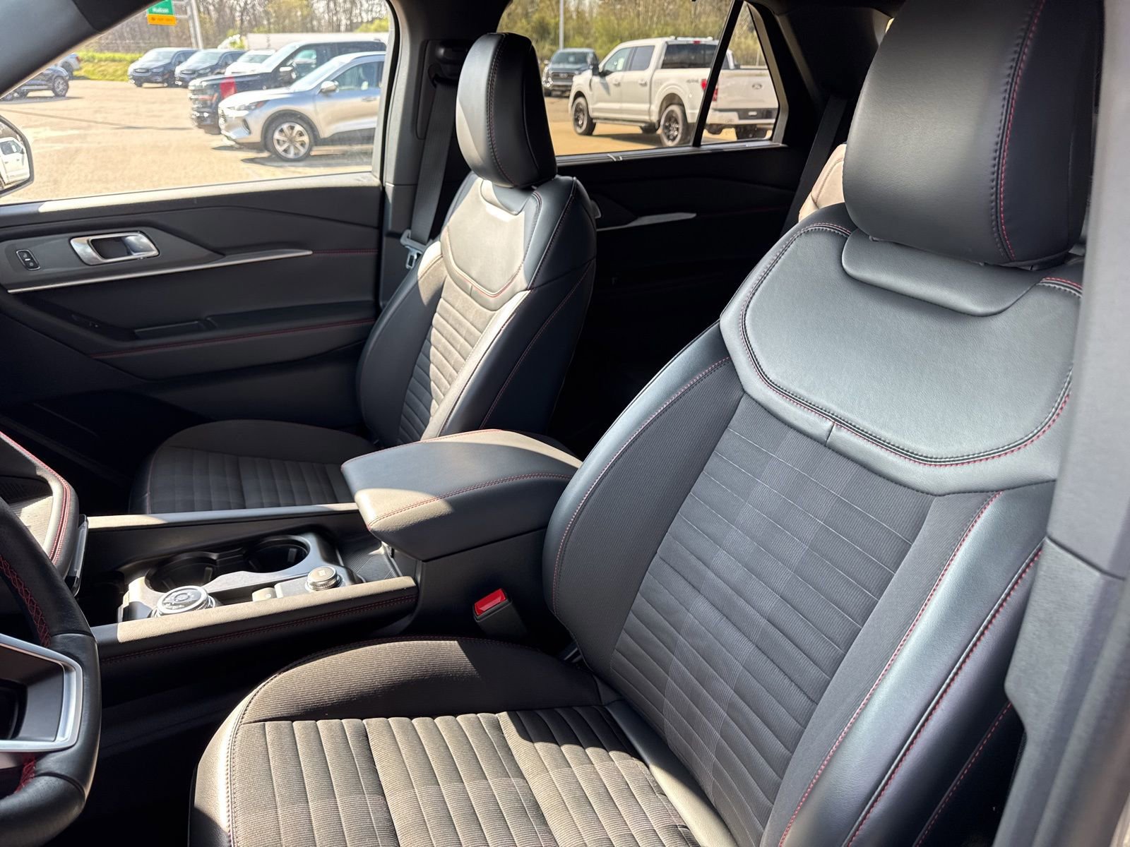 Certified 2025 Ford Explorer ST-Line w/ Premium Package image 25