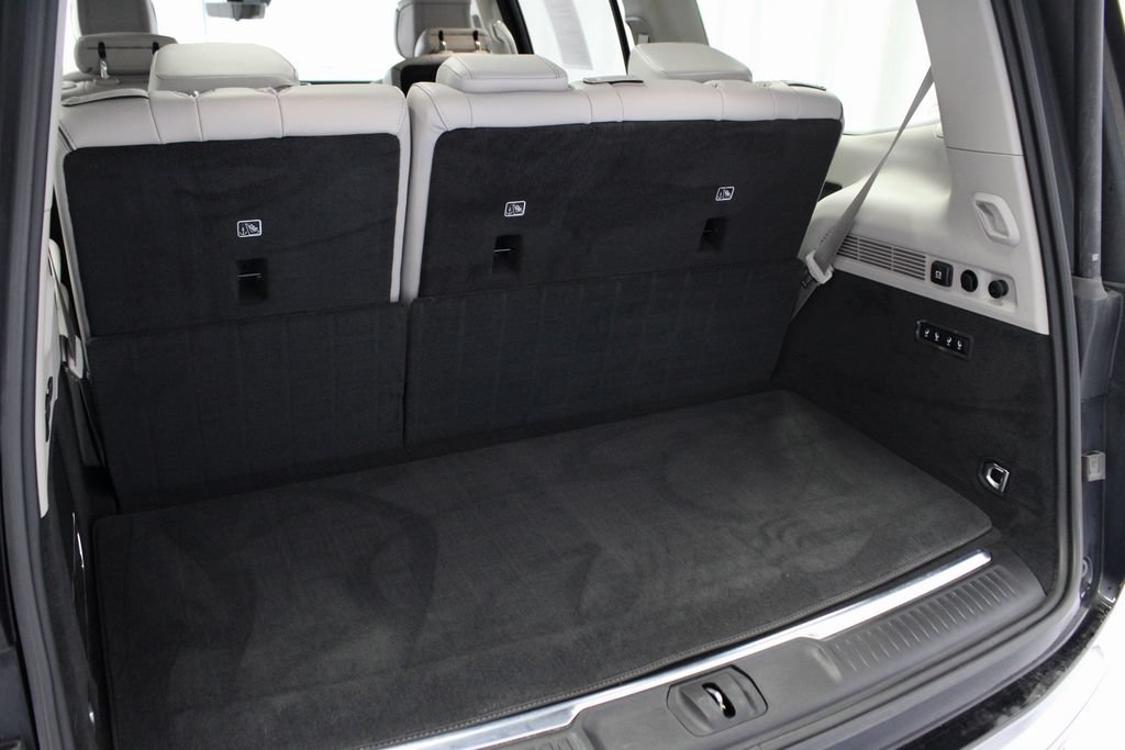 Used 2023 Jeep Grand Wagoneer Series II AWD/4WD image 16