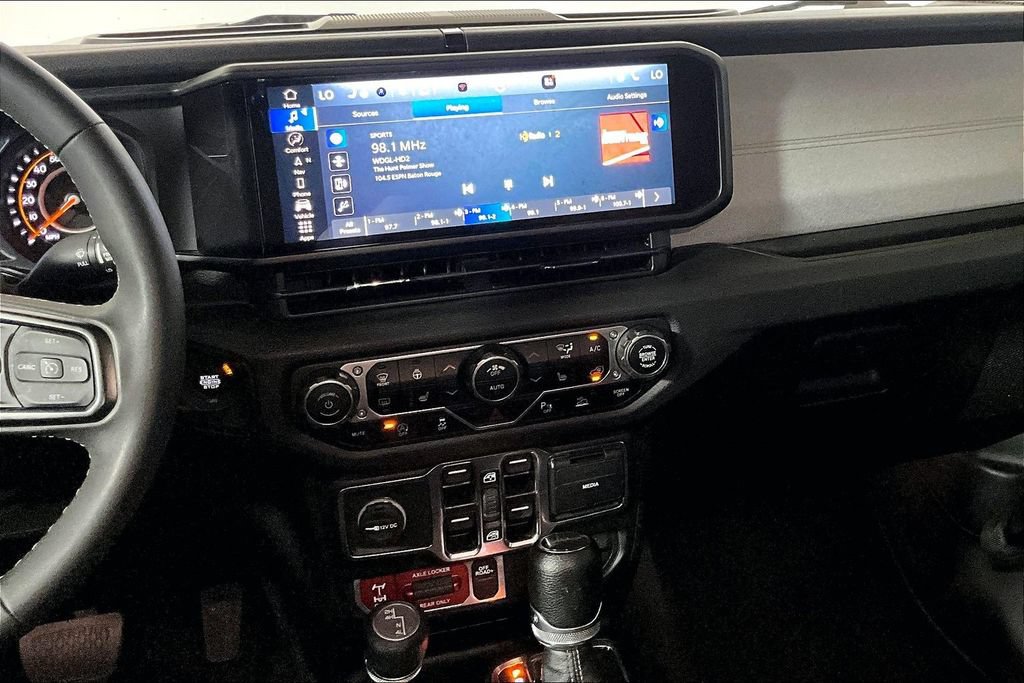 Used 2024 Jeep Gladiator Sport AWD/4WD image 5