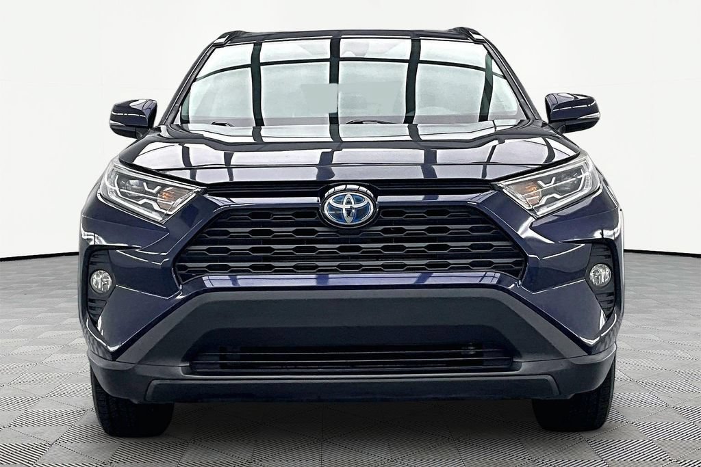 Used 2021 Toyota RAV4 XLE w/ Convenience Package AWD/4WD image 3