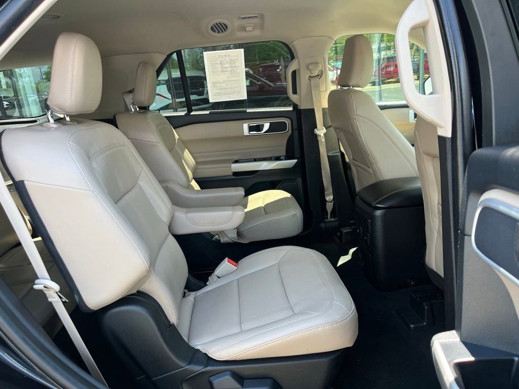 Certified 2022 Ford Explorer XLT w/ Equipment Group 202A AWD/4WD image 20