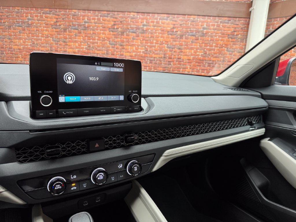Used 2024 Honda Accord LX image 17