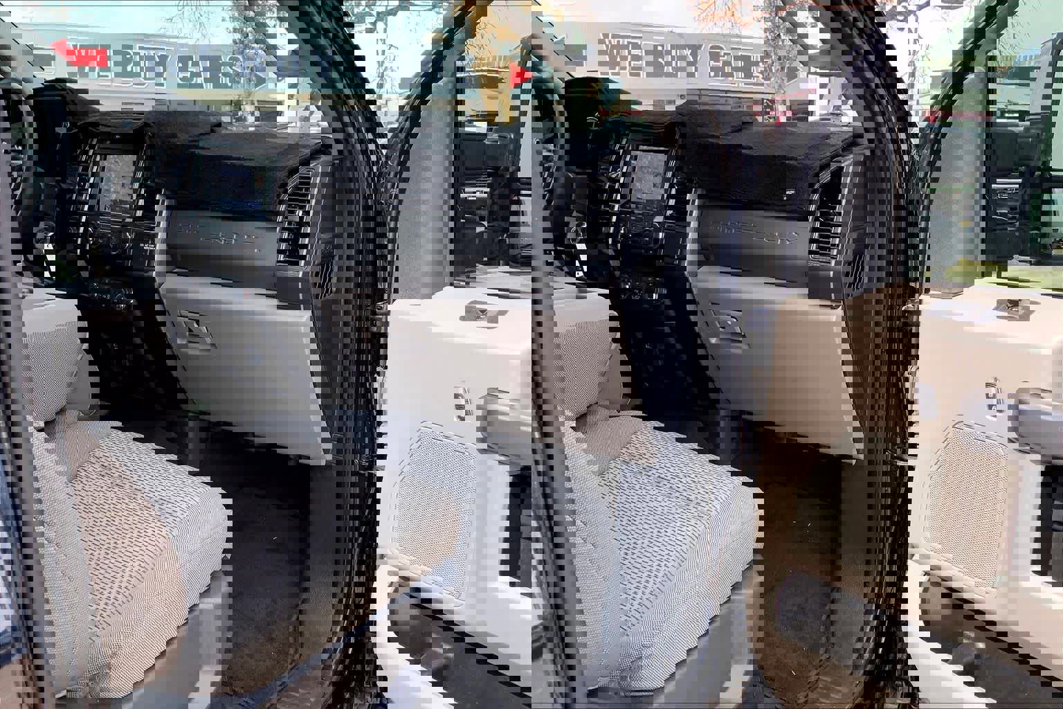 Certified 2022 Ford F250 XLT w/ XLT Premium Package image 19