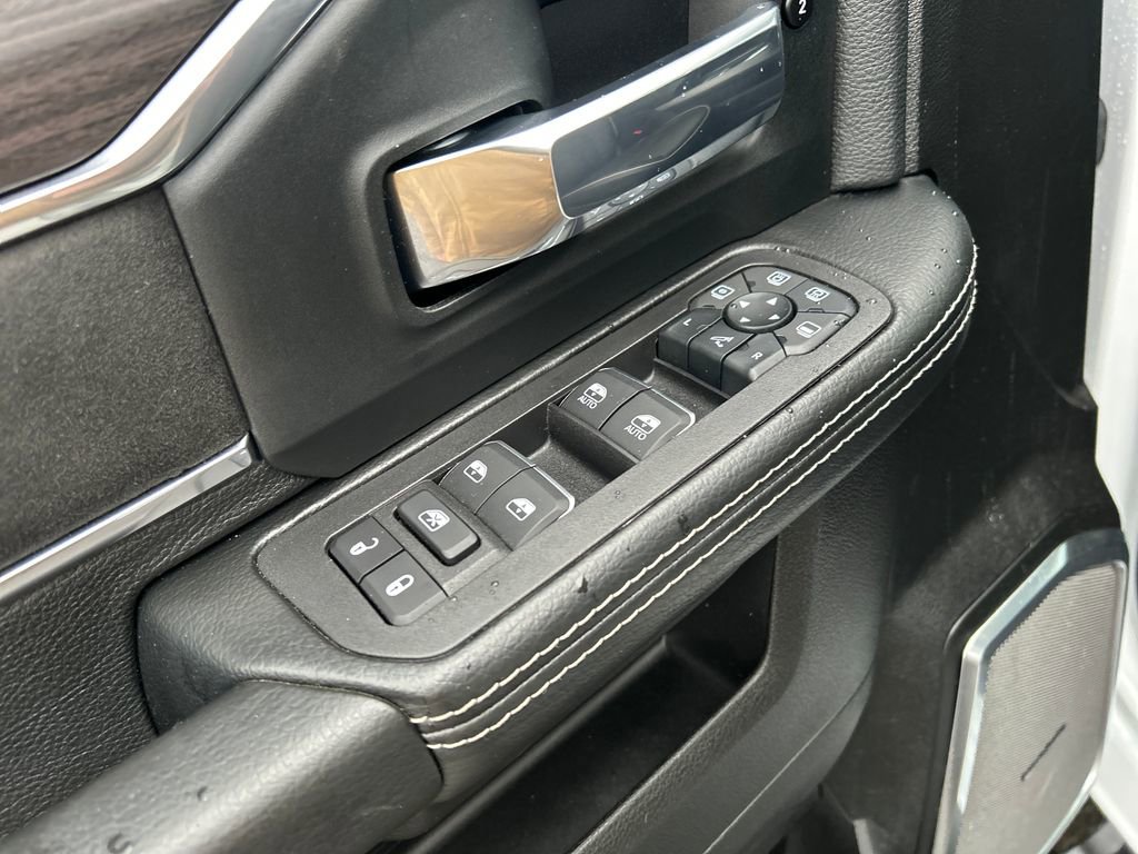 Used 2025 RAM 3500 Laramie AWD/4WD image 21