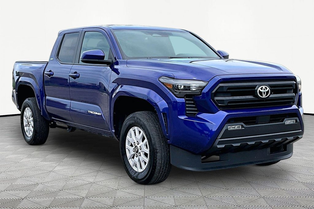 Used 2025 Toyota Tacoma SR5 AWD/4WD image 12