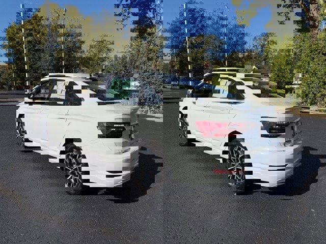 Used 2021 Volkswagen Jetta SE w/ SE Cold Weather Package image 4