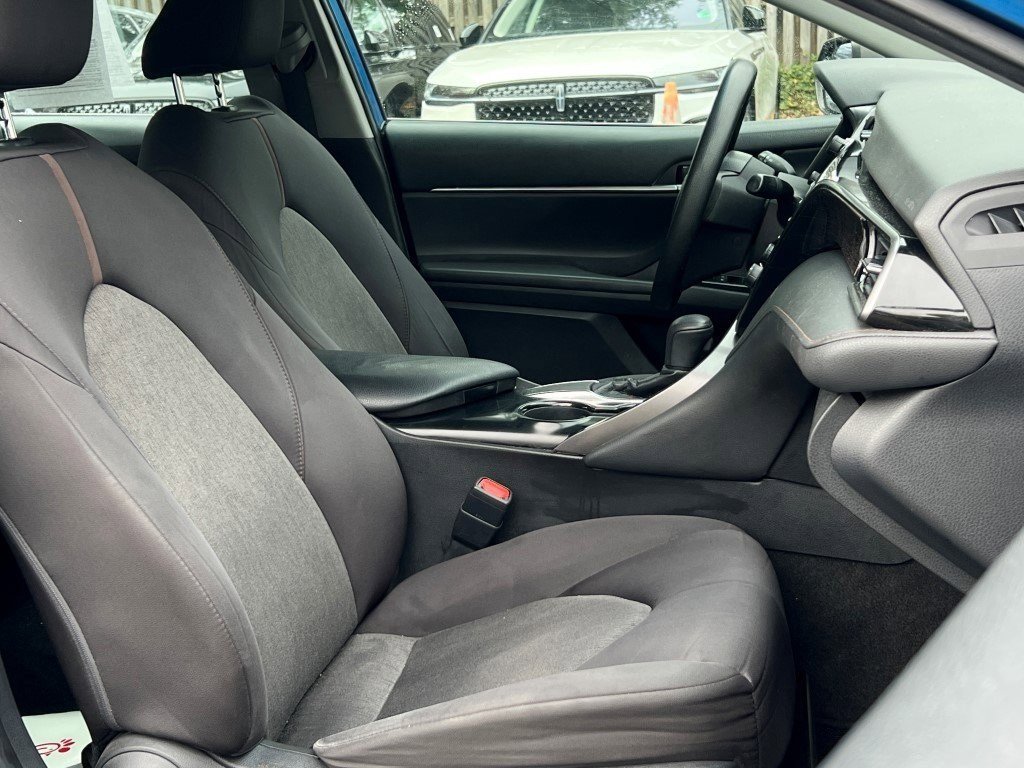 Used 2019 Toyota Camry LE image 8