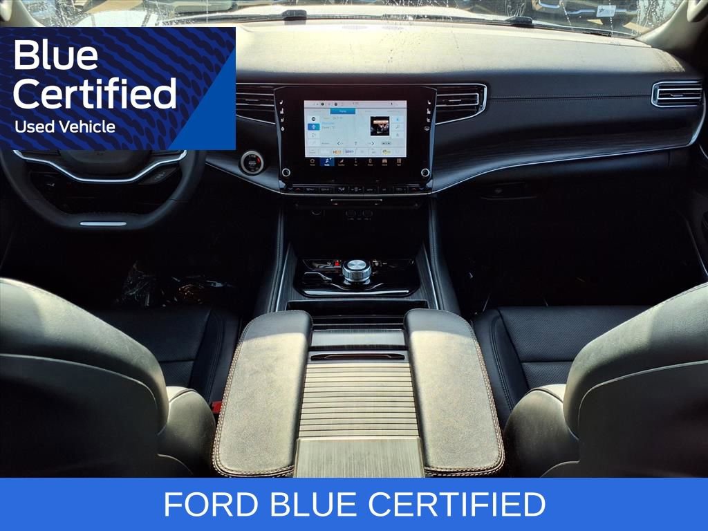 Used 2024 Jeep Wagoneer L Series II w/ Flexible Seating Group image 9