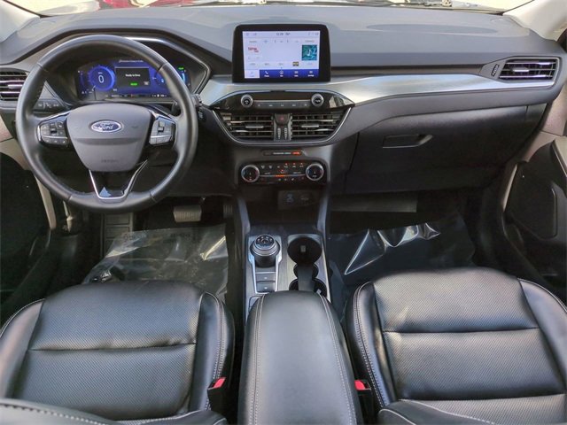 Certified 2022 Ford Escape Titanium w/ Class II Trailer Tow Package image 15